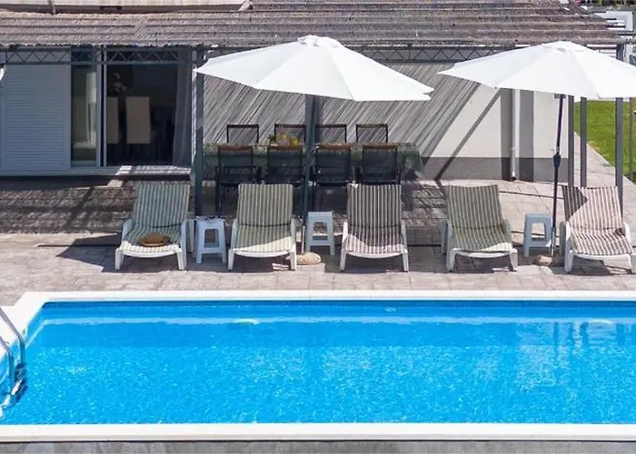 3 Bedroom With Private Pool Split